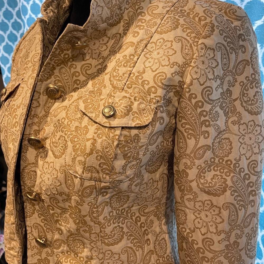 Focus 2000 gold and cream blazer 2p